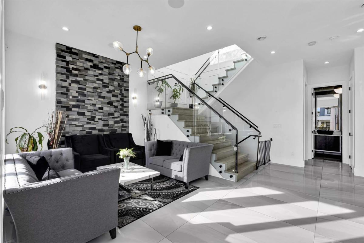 Family Room Photo of 16775 18b Avenue, Surrey, BC