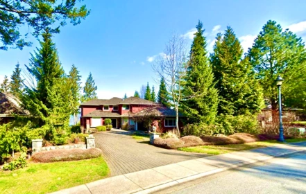 Breakfast Nook Photo of 190 Stonegate Drive, Furry Creek, BC