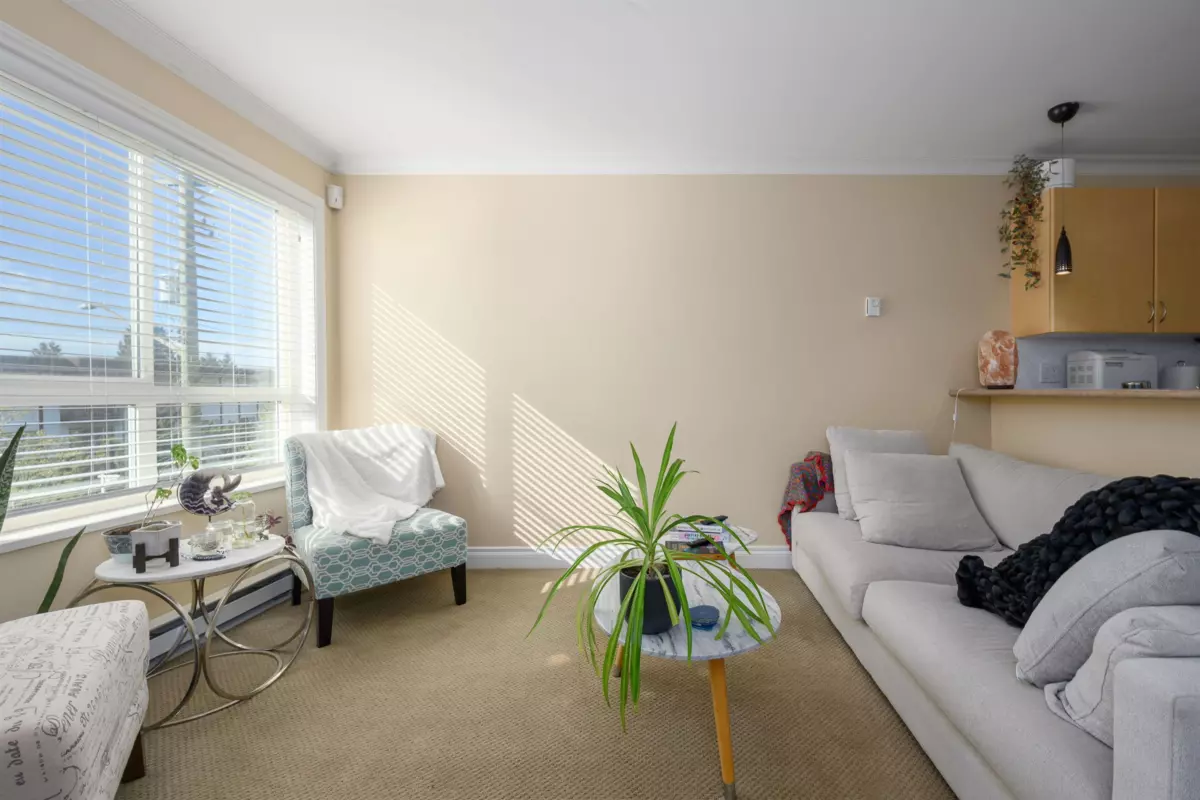 Living Room Photo of 201 128 W 21st Street, North Vancouver, BC