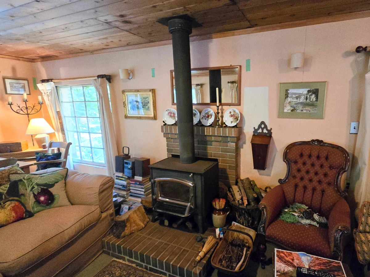 Living Room Photo of 793 Andy's Bay Road, Gambier Island, BC