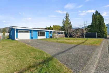 6979 Fraser Drive, Agassiz, BC, Agassiz — Single Family Residence for sale