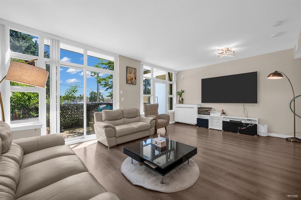 Family Room Photo of TH16 8677 Capstan Way, Richmond, BC