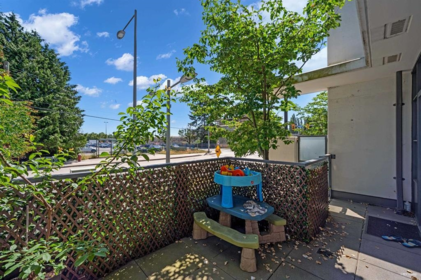 Staircase Photo of TH16 8677 Capstan Way, Richmond, BC