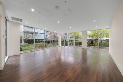 Swimming Pool Photo of TH16 8677 Capstan Way, Richmond, BC