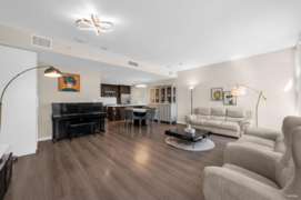 TH16 8677 Capstan Way, Richmond, BC