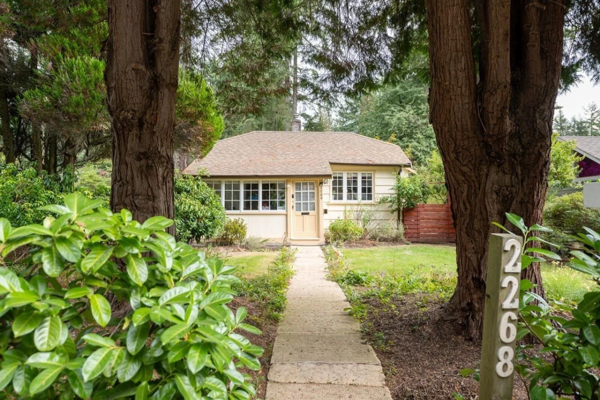 Exterior Rear Photo of 2268 Edgemont Boulevard, North Vancouver, BC