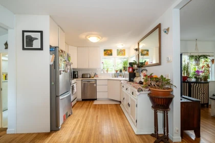 Kitchen Island Photo of 2268 Edgemont Boulevard, North Vancouver, BC