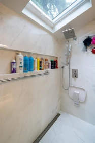 Primary Bathroom Photo of 2268 Edgemont Boulevard, North Vancouver, BC