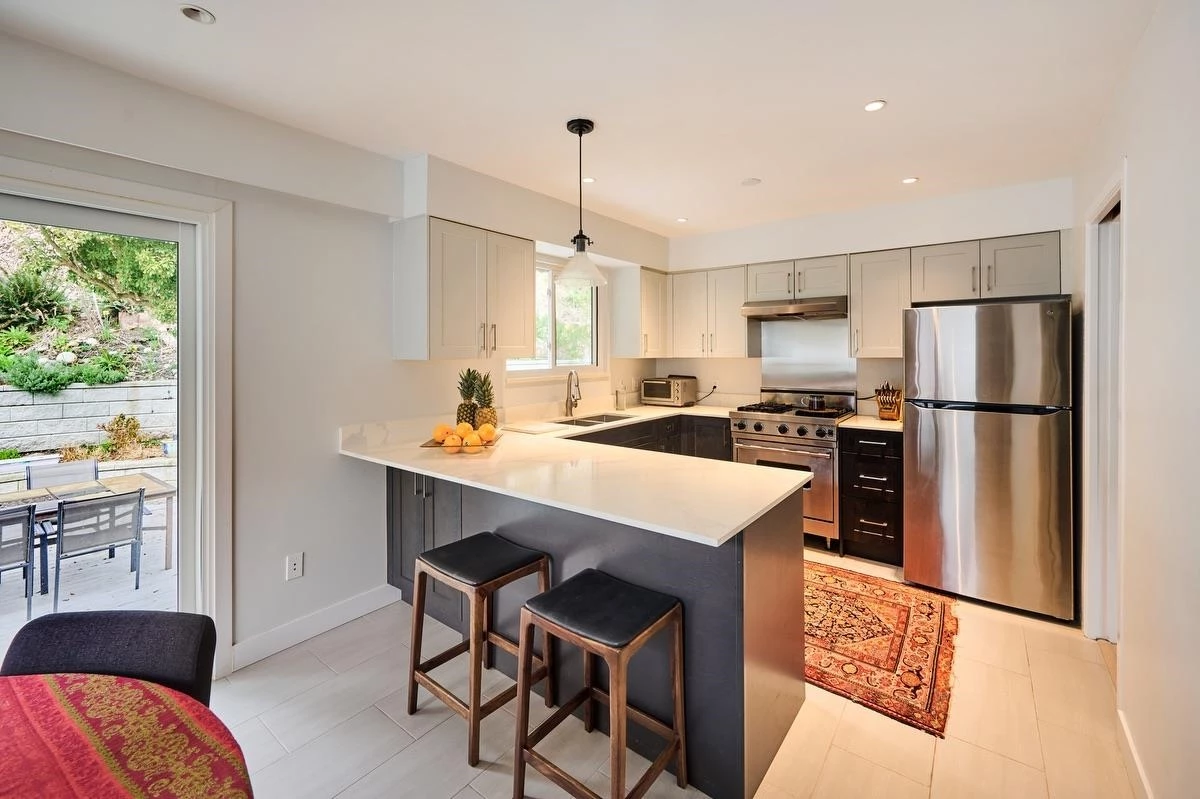 Dining Area Photo of 809 Seymour Boulevard, North Vancouver, BC