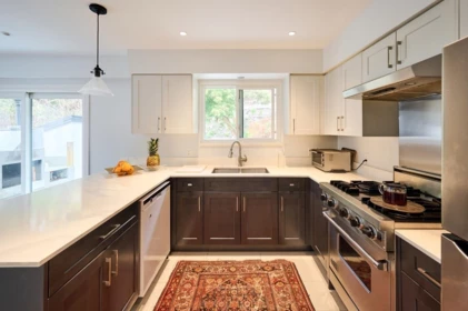 Kitchen Island Photo of 809 Seymour Boulevard, North Vancouver, BC