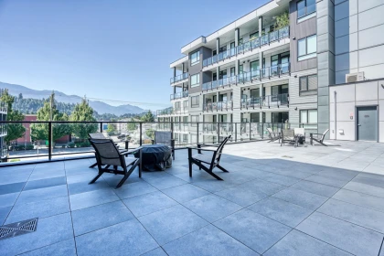 Front Yard Photo of 507 45745 Watson Road, Chilliwack, BC