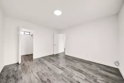 Entry Foyer Photo of 15474 90 Avenue, Surrey, BC