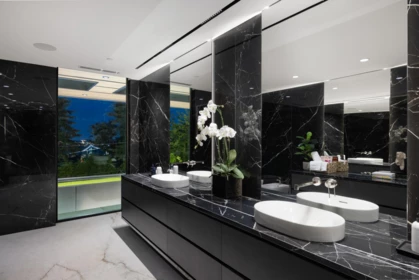 Hot Tub / Spa Photo of 690 Knockmaroon Road, West Vancouver, BC