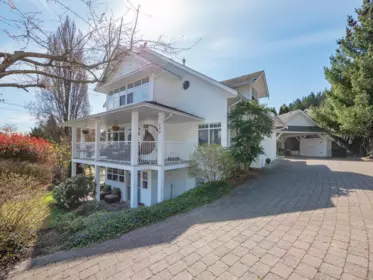 749 Winn Road, Gibsons, BC, Gibsons — Single Family Residence for sale