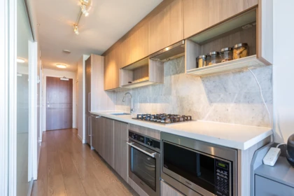 Kitchen Photo of 1910 13696 100 Avenue, Surrey, BC