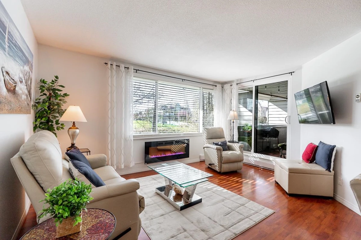 Family Room Photo of 210 15272 19 Avenue, Surrey, BC