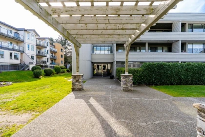 Hallway Photo of 210 15272 19 Avenue, Surrey, BC