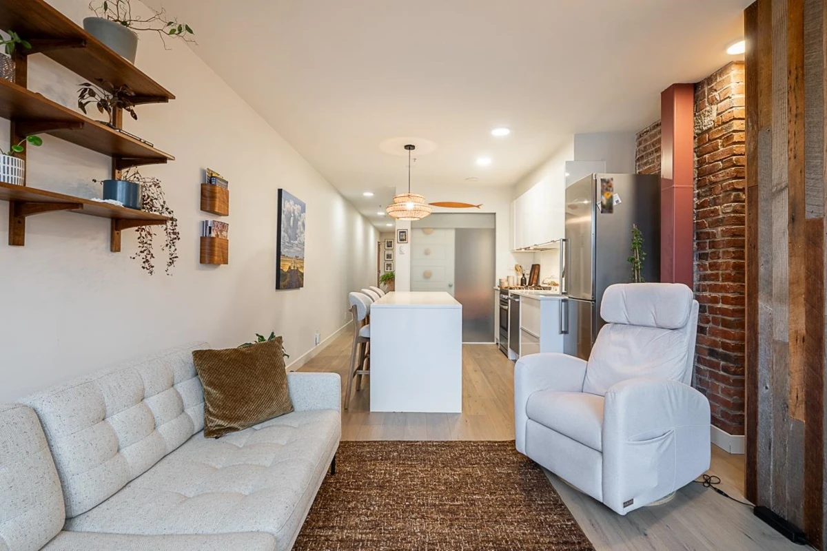 Living Room Photo of 406 1072 Hamilton Street, Vancouver, BC