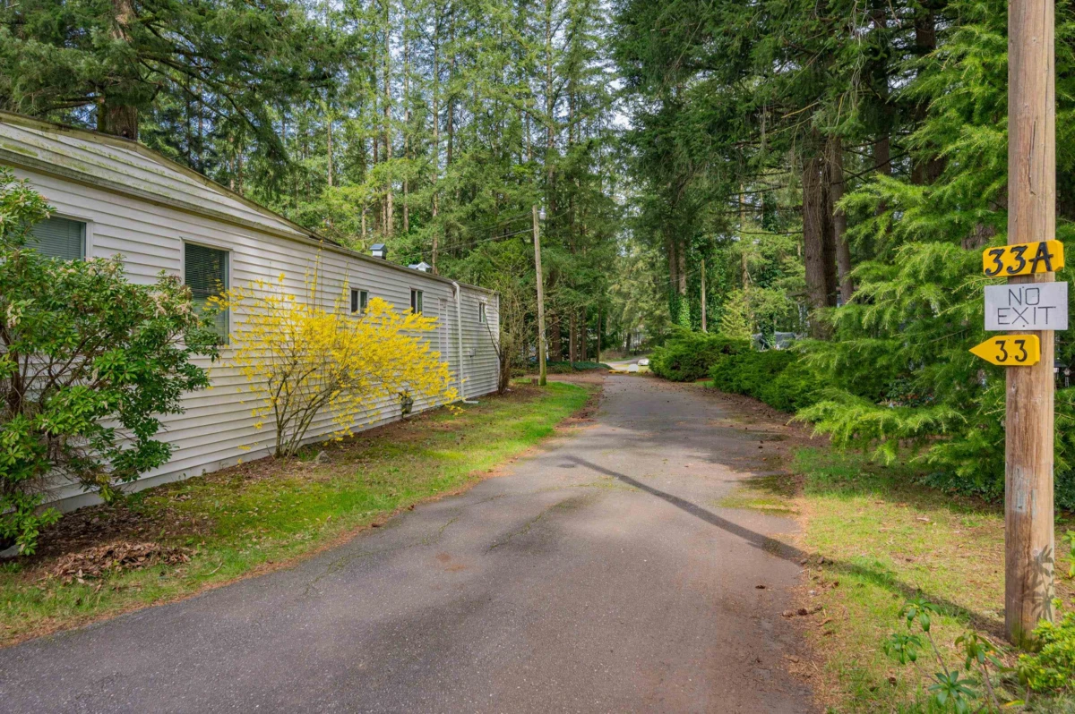 Family Room Photo of 33 20071 24 Avenue, Langley, BC