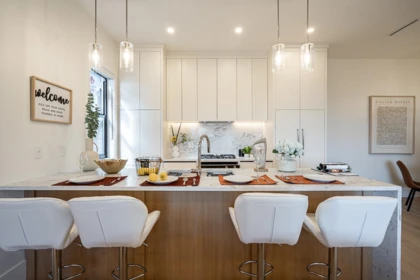 Kitchen Island Photo of 2 4875 Albert Street, Burnaby, BC