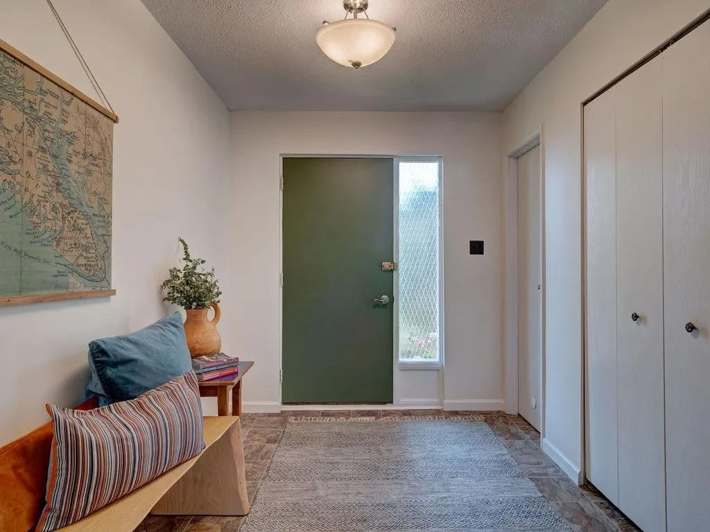 Family Room Photo of 1175 Marine Drive, Gibsons, BC