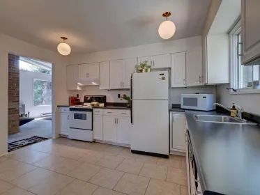 Breakfast Nook Photo of 1175 Marine Drive, Gibsons, BC