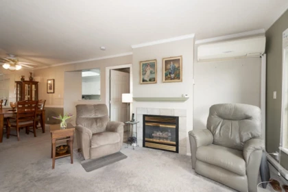 P03 223 Mountain Highway, North Vancouver, BC, North Vancouver — Apartment/Condo for sale