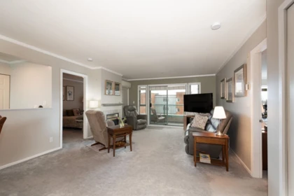 P03 223 Mountain Highway, North Vancouver, BC, North Vancouver — Apartment/Condo for sale