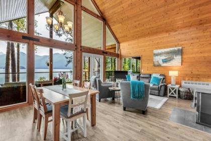 Kitchen Island Photo of 4 Christian Cove, Pitt Meadows, BC