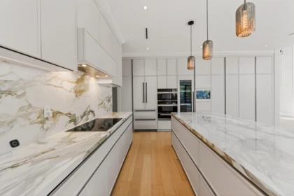 Kitchen Island Photo of 9591 Woodwards Place, Richmond, BC
