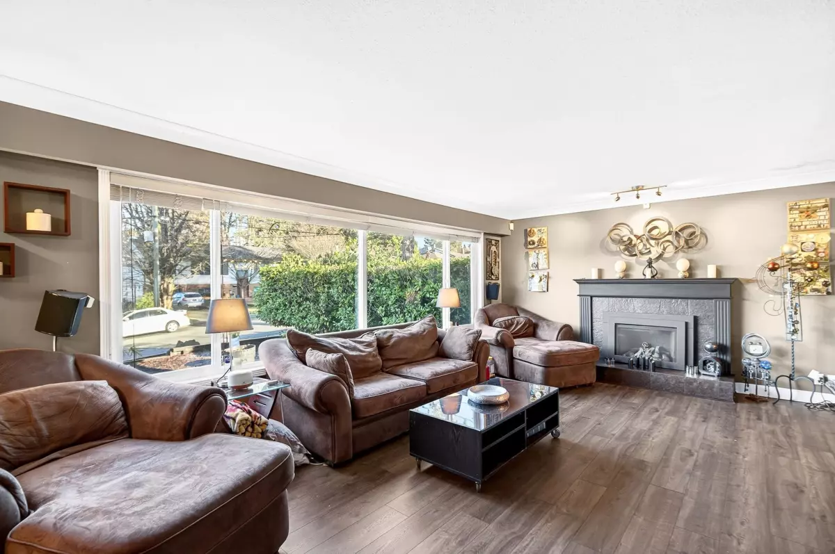 Living Room Photo of 928 Stanton Avenue, Coquitlam, BC
