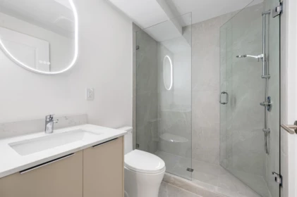 Primary Bathroom Photo of 5081 Crown Avenue, Vancouver, BC