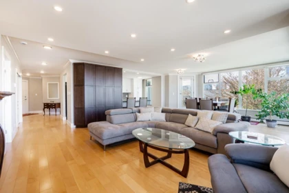 Loft / Bonus Room Photo of 506 15466 North Bluff Road, White Rock, BC