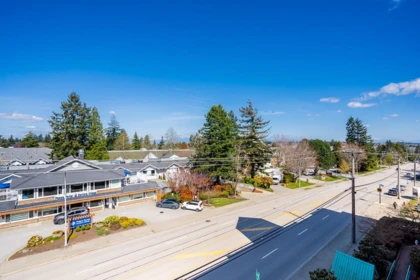 Staircase Photo of 506 15466 North Bluff Road, White Rock, BC