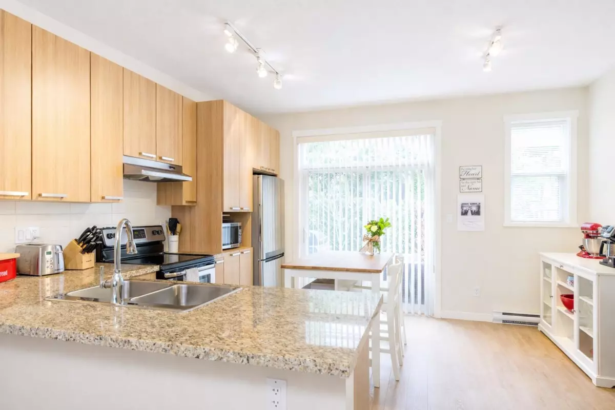 Dining Area Photo of 50 14838 61 Avenue, Surrey, BC