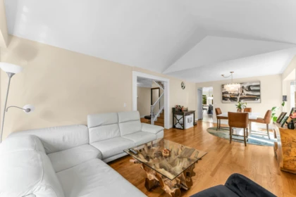 Kitchen Photo of 15295 111a Avenue, Surrey, BC