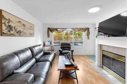 Kitchen Island Photo of 232 13880 70 Avenue, Surrey, BC