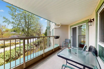 Staircase Photo of 232 13880 70 Avenue, Surrey, BC