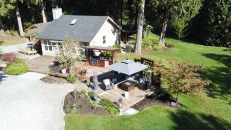 115 Williamsons Landing Road, Gibsons, BC, Gibsons — Single Family Residence for sale