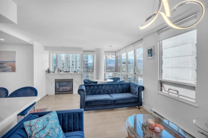 Breakfast Nook Photo of 2602 1238 Melville, Vancouver, BC