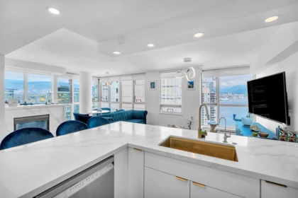 Kitchen Island Photo of 2602 1238 Melville, Vancouver, BC