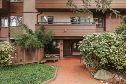 Front Yard Photo of 203 2480 W 3rd Avenue, Vancouver, BC