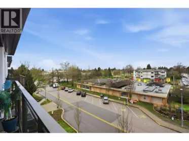Entry Foyer Photo of 301 4686 51 Street, Ladner, BC