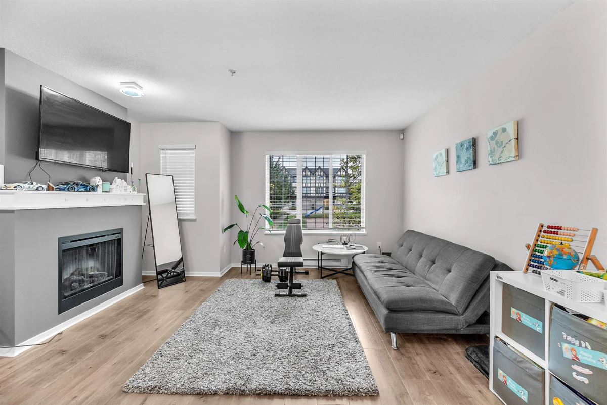 Living Room Photo of 150 20875 80 Avenue, Langley, BC
