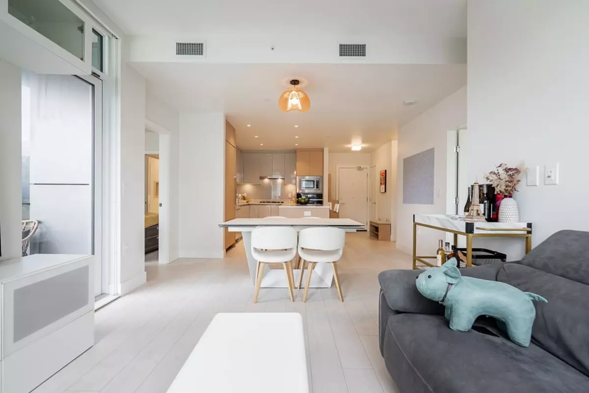 Family Room Photo of 506 3538 Sawmill Crescent, Vancouver, BC