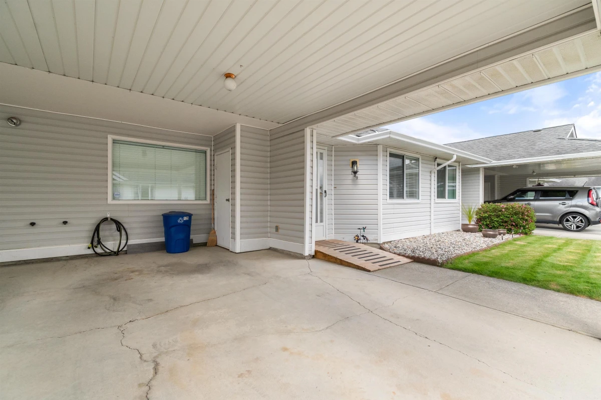 Family Room Photo of 129 7610 Evans Road, Sardis, BC