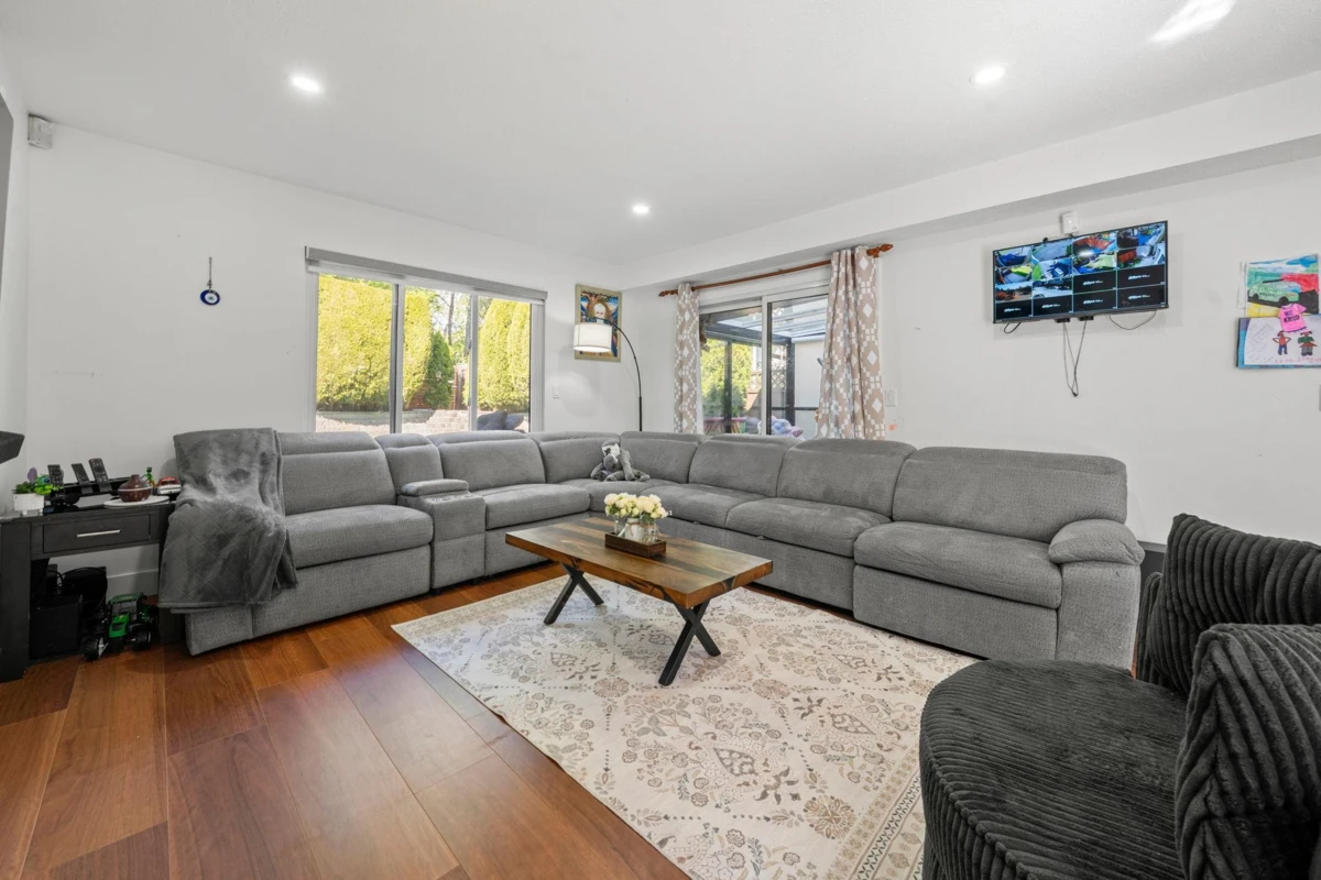 Family Room Photo of 12501 76a Avenue, Surrey, BC