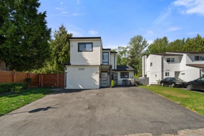 Community Amenities Photo (Clubhouse) of 12501 76a Avenue, Surrey, BC