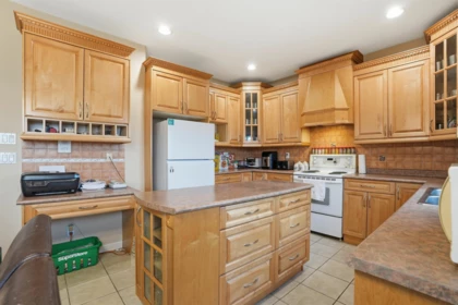 Guest Bathroom Photo of 6593 125a Street, Surrey, BC
