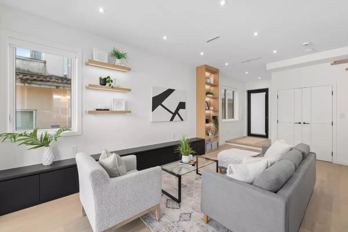 Family Room Photo of 679 W 18th Avenue, Vancouver, BC